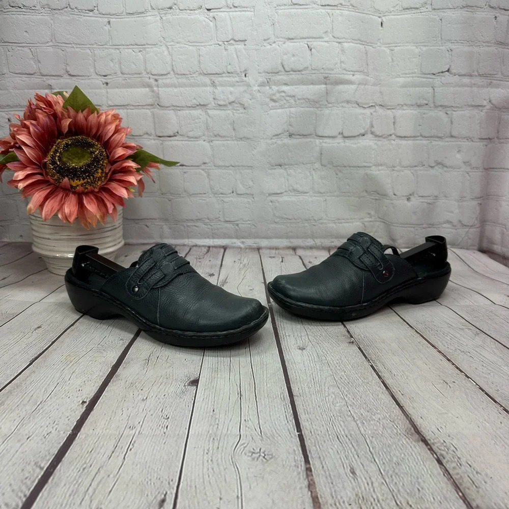 clarks clog mule sz 7.5 leather upper navy casual comfort